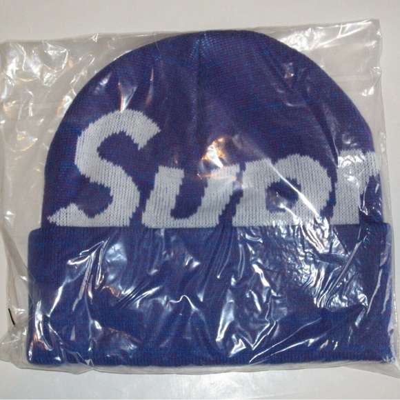 NWT SUPREME beanie in Blue static - Picture 3 of 3